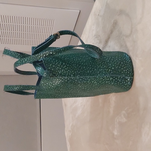 Green Textured Leather With Gold Hardware Crossbody, Sholder Hand Bag Tote - Picture 6 of 13